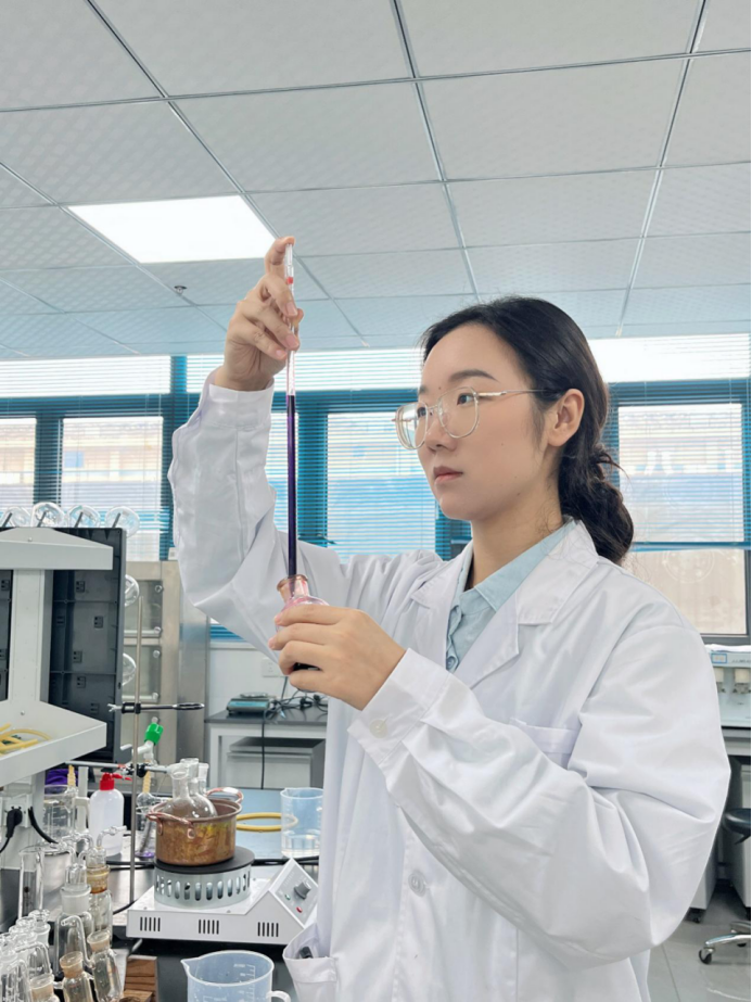 粮仓里的“金牌教练”——记全国粮食行业技能人才培育突出贡献者蒋天科2196.png